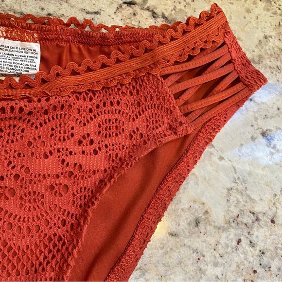 Becca $58 Rust Orange Crochet Swimsuit Bikini Bottoms Extra-Small EUC - Picture 5 of 12